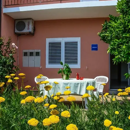 Apartamento Nikolac Rogotin